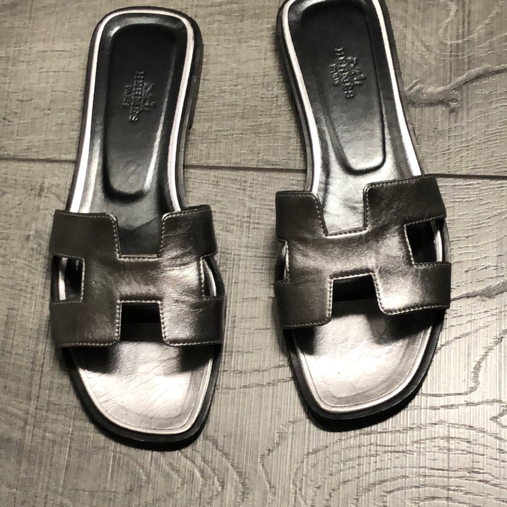 Hermes silver sandals 💙